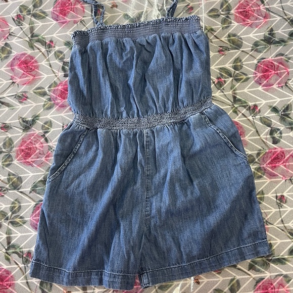 Gap Girls Smocked Chambray Denim Shorts Jumper COMFY Large 10-11 Years Pockets - Picture 1 of 7